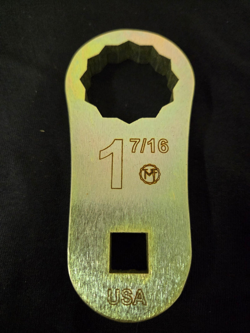 Built for performance, the Dog Bone wrench combines rugged durability with a distinctive, ergonomic design.  Shaped like a classic dog bone, this wrench offers a comfortable grip and enhanced control, making it perfect for tight spaces and everyday tasks.  